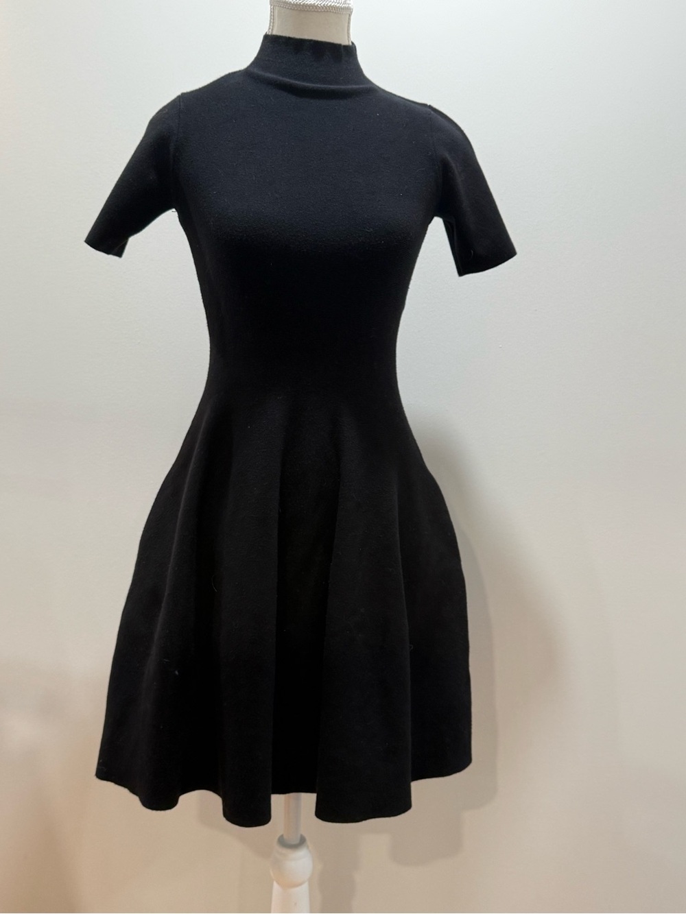 Kendall + Kylie Black Fit-and-Flare Short Sleeve Dress with pockets